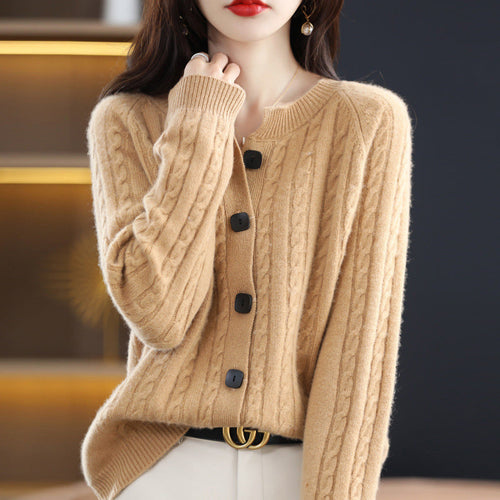 Minimalist Chic Cable Knit Cardigan